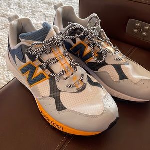 Men’s size 11 new balance. Excellent condition